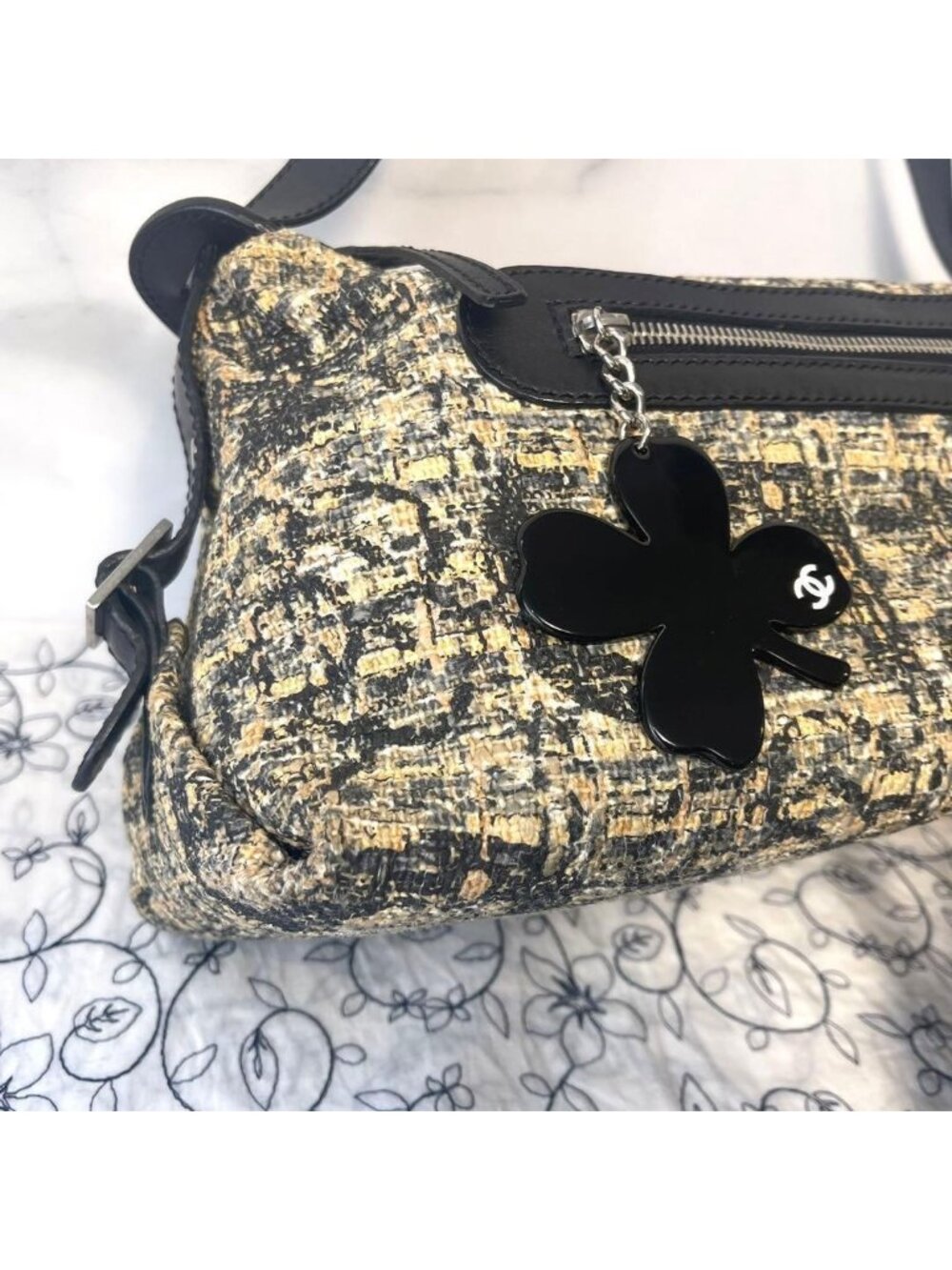 ★SOLD★ Chanel Canvas Icon Clover Wallet - Picture 3 of 11